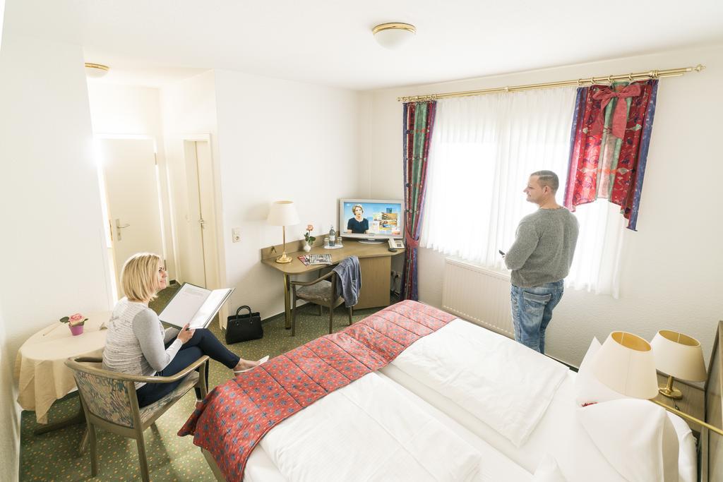Das Fritz Hotel Schwerin Schoene Lage Im Gruenen Mit Regionaler Kueche Kostenfreien Parkplaetzen Und E Ladestation Schwerin (Mecklenburg-Vorpommern) Quarto foto