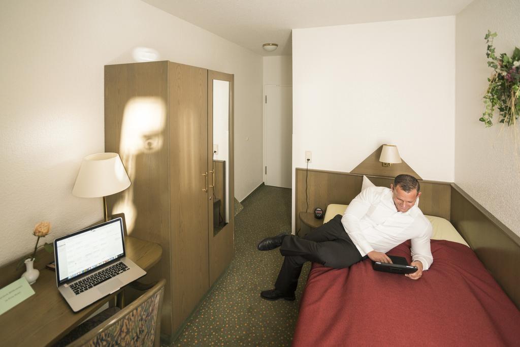 Das Fritz Hotel Schwerin Schoene Lage Im Gruenen Mit Regionaler Kueche Kostenfreien Parkplaetzen Und E Ladestation Schwerin (Mecklenburg-Vorpommern) Quarto foto
